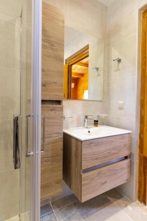 Agrelia Homes Dragano Ngoại thất bức ảnh